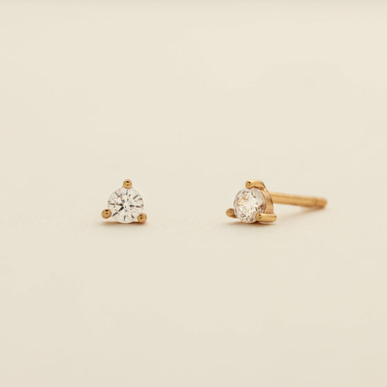3-prong Stud Earrings
