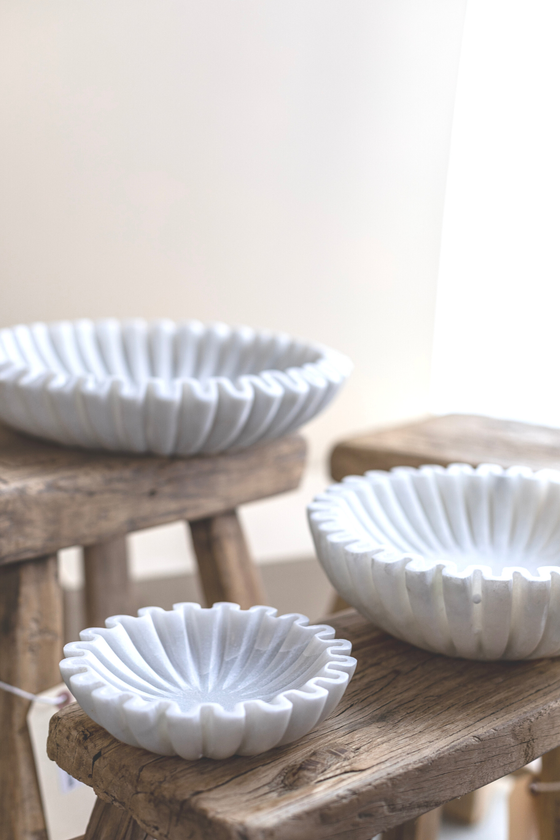 Marble Fluted Scalloped Bowls: Large