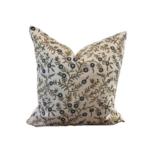 Derry Pillow