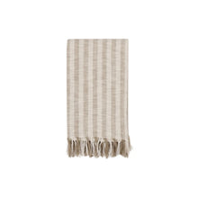  Linna Throw