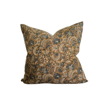  Newburg Pillow
