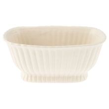  Fluted Pot: Oval