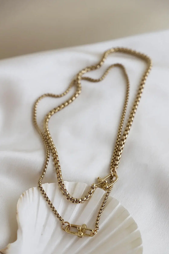 Nova Round Box Chain Necklace: Small