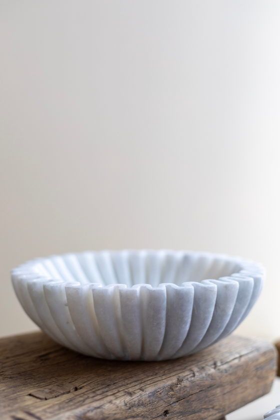 Marble Fluted Scalloped Bowls: Large
